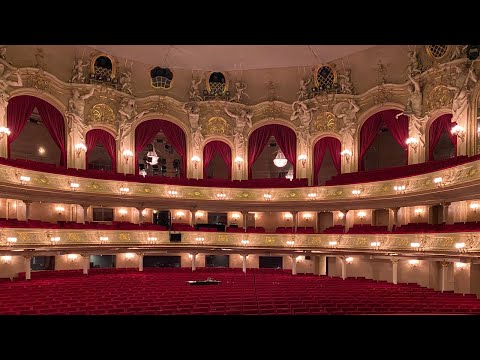 A sneak peek of Graduation 2022 at the Komische Oper