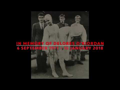 Dolores O'Riordan with The Cranberries rare live footage Nov 1993