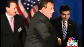 Download lagu Perry, Christie dominate the headlines mp3 Download lagu Perry, Christie dominate the headlines mp3