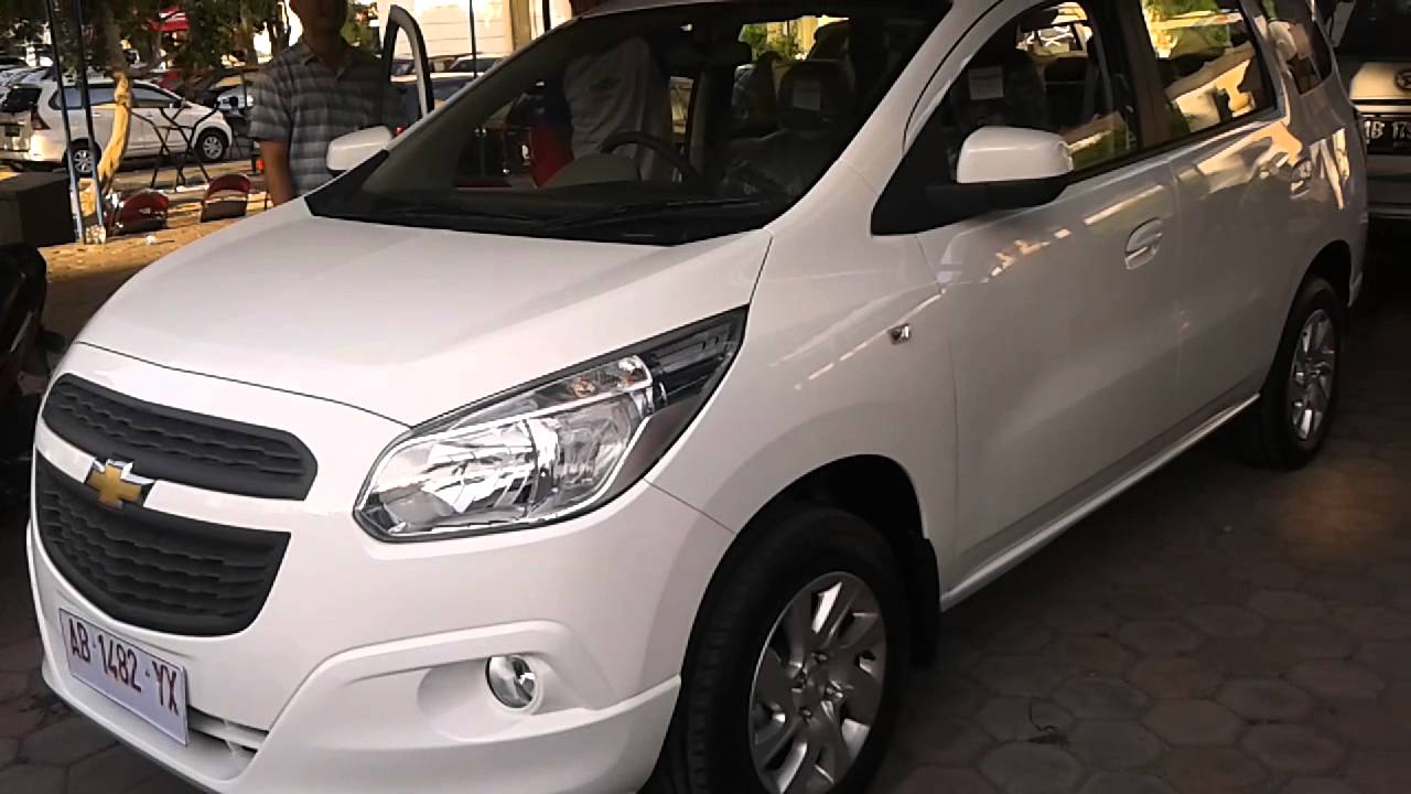 Chevrolet Spin (Interior dan Eksterior)