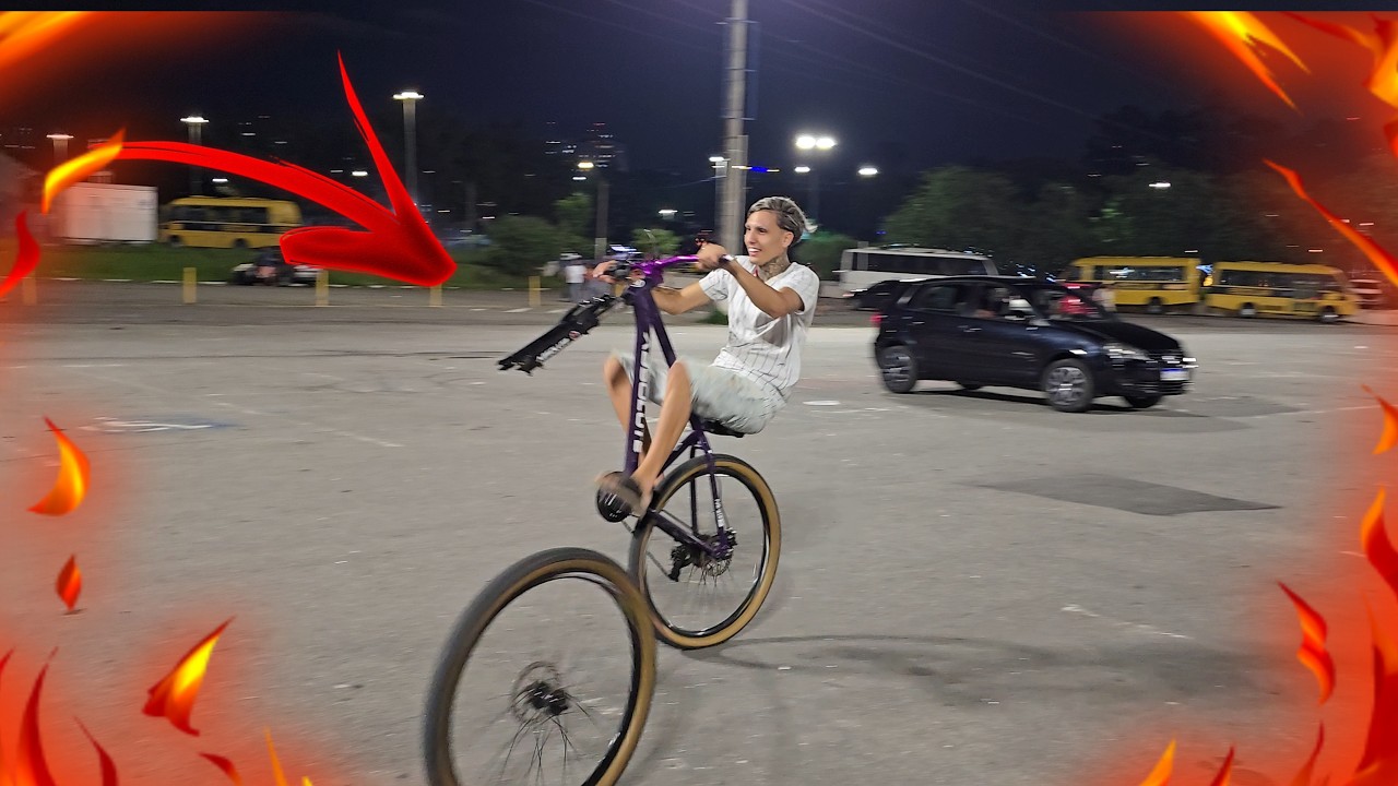 DANDO GRAU SEM A RODA DA FRENTE DA BIBLIOTECA