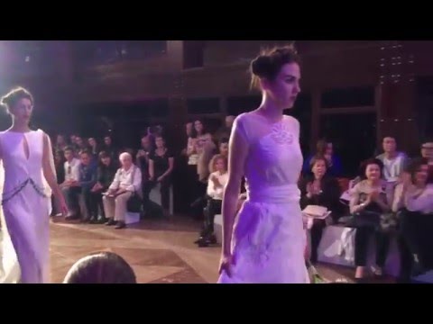 Elena Rubio en Bridal Colllection 2016