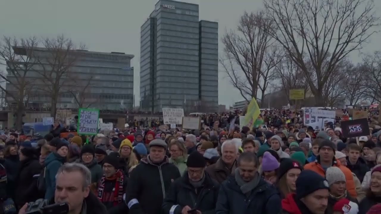 Köln - 70.000 demonstrieren gegen Rechts - Demokratie schützen - AfD bekämpfen - 21. Januar 2024