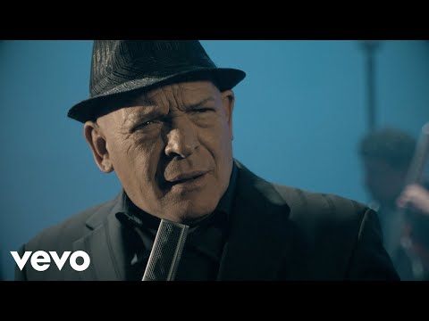 Alejandro Reyna - Como Dos Extraños (Official Video)