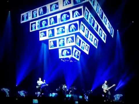 MUSE : The 2nd Law : Panic Station LIVE at Budapest Papp Laszlo Sportarena