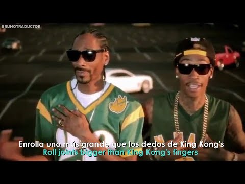 Snoop Dogg & Wiz Khalifa - Young, Wild and Free ft. Bruno Mars // Lyrics + Español // Video Oficial