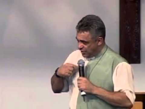 A história de Zaqueu com Padre Léo