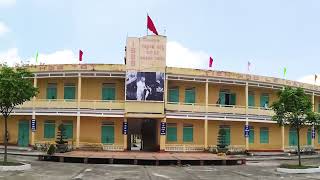 Hát về Trường Hồng Đức quê em, thơ Đỗ Thị Nga - Một ngôi trường đã nuôi dưỡng  biết bao thế hệ thành công trong đó có nhà thơ Đỗ Thị Nga, một nhà thơ luôn ấp ủ trong mình những nỗi nhớ quê hương.