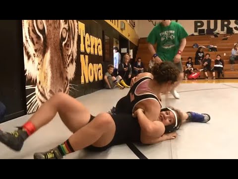 کشتی دختران زیبا beautiful girls wrestling
