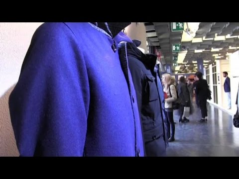 Pitti Uomo, così Allegri trasforma la storia dell'impermeabile