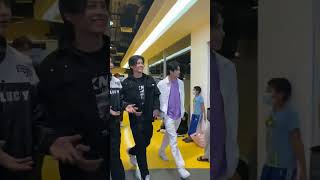 Download lagu Pond Phuwin & Joong Dunk Grand Entrance with Imaginary Cakes 😌 #pondphuwin #joongdunk #jdpp mp3