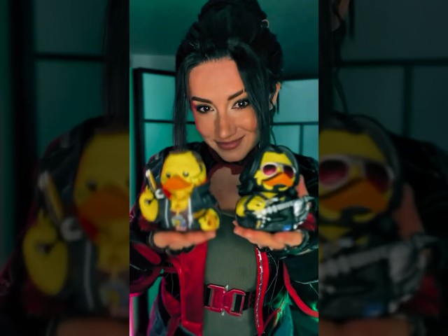 Vídeo relacionado con TUBBZ Primera Edición: Cyberpunk 2077 - Johnny Silverhand Figura Coleccionable de Pato de Goma Disfrazado