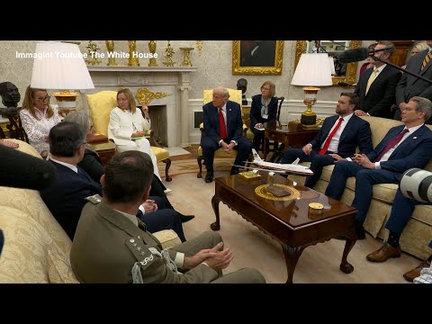 Meloni interrompe la traduttrice durante l'incontro con Trump: "Faccio io"