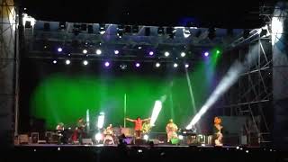 Il vitello dai piedi di balsa live elio e le storie tese follonica 18 agosto 2017