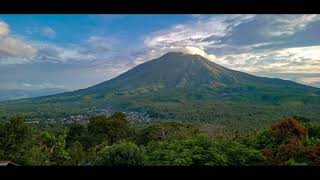 Download lagu Gunung BerApi di Pulau Adonara Flores Timur , Nusa Tenggara Timur ( ILE BOLENG ) mp3