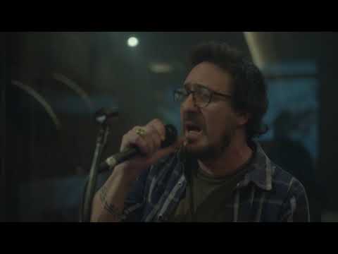 Videoclip de La Madriguera (Streaming Pilsen Rock 2020 - Por la Música) — La Vela Puerca