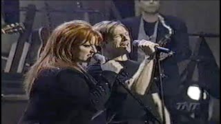 Wynonna Judd performs Raised on Robbery with Bryan Adams on All-Star Tribute to Joni Mitchell (2000)