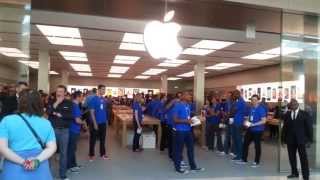 preview picture of video 'Inauguration Apple Store Rosny2'