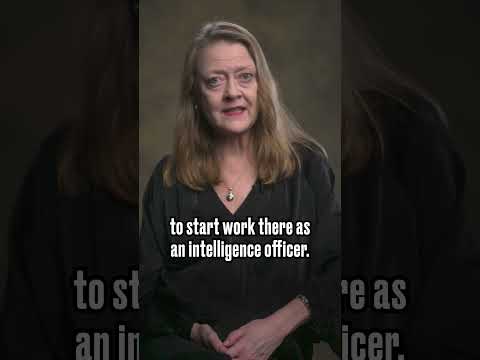 How are spies recruited into MI5?