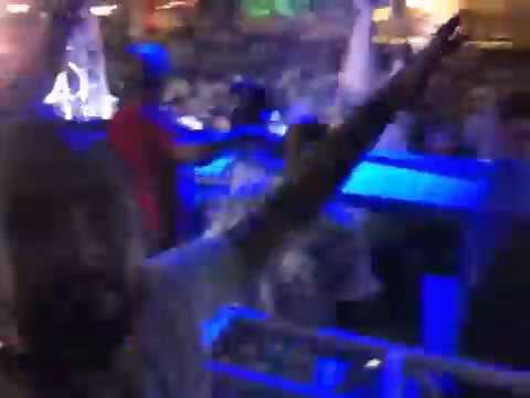 John Enderson fechando o baile do Hawai