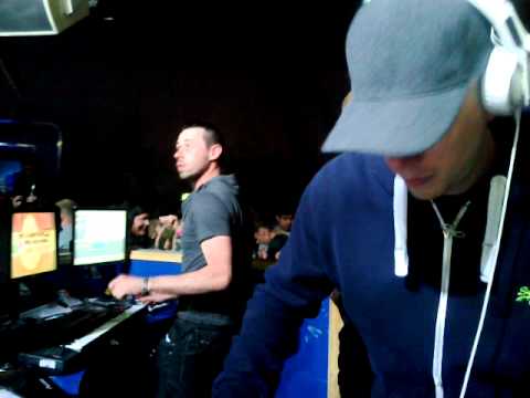 Oxide & Neutrino (2) Live at liquid in uxbridge