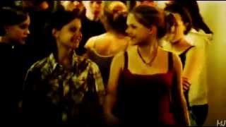 Elin + Agnes (Show Me Love) - Gravity