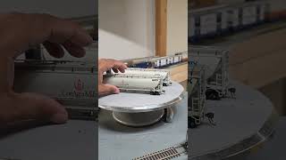 Atlas HO 5660 Covered Hopper, Detailed Freight Car w/ Metal Wheels, Fine Print & Prototype Accuracy