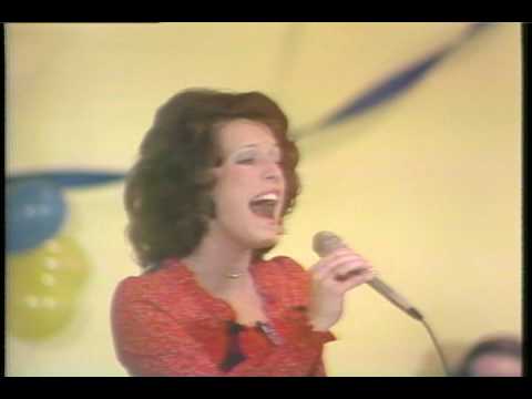 Stephanie Boosahda sings at Oral Roberts' 57th birthday party (1-23-75)