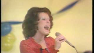 Stephanie Boosahda sings at Oral Roberts' 57th birthday party (1-23-75)