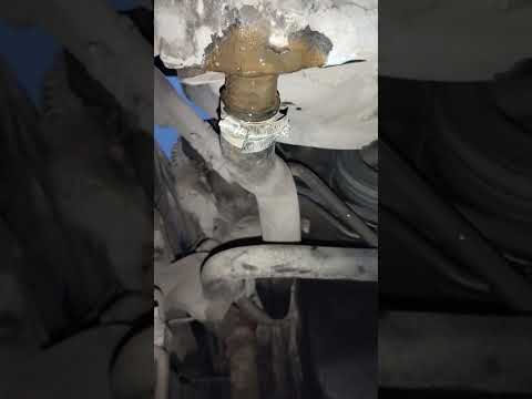 how to radiator lekg checking isuzu Nkr truck shot video viral