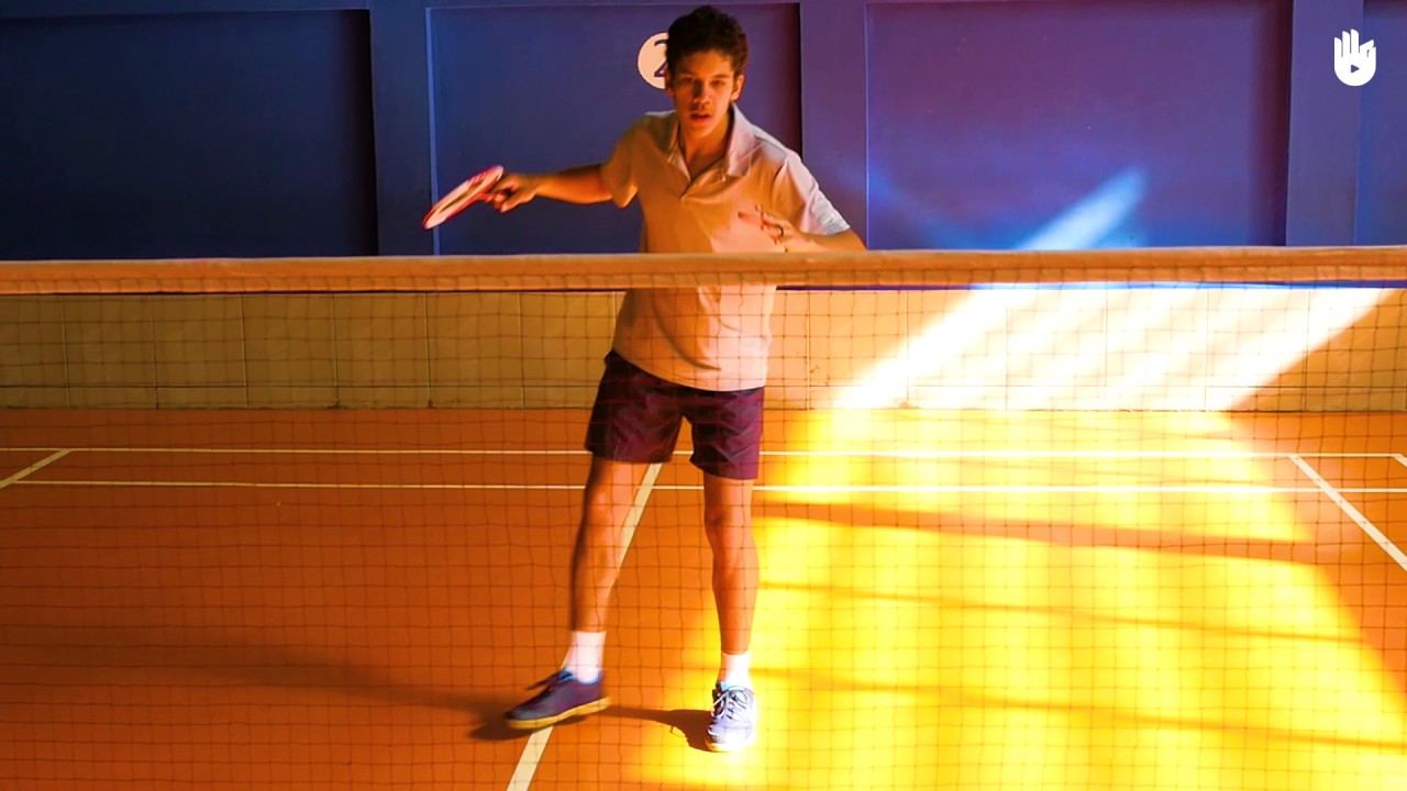 Aprende a hacer un golpeo alto Aprende a jugar al bádminton Sikana