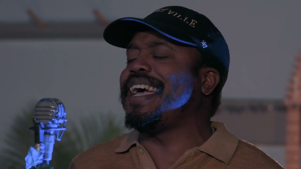 Durand Jones performing That Feeling at Russian Recording