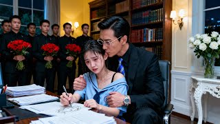 Forced by family to marry a playboy—he’s hooked on her innocence, stealing kisses nonstop！