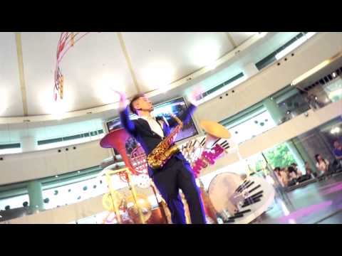 Hiroba e Shinshiro City ganham vida no New Town Plaza (percussão)