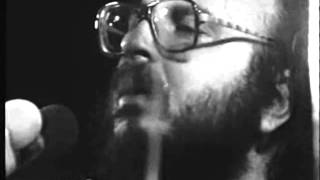 Από όλα τα τραγούδια αγαπούσα πιο πολύ τα λαϊκά (στο 1:20)