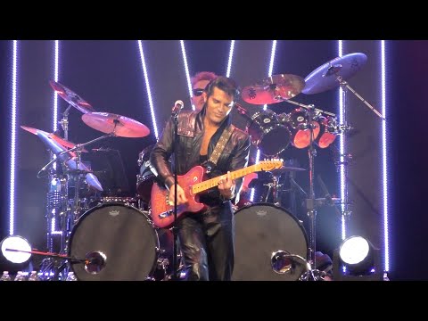 Dean Z takes requests - video by Susan Quinn Sand