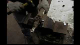 Universal joint replacement w/ a vise, Jeep Wrangler TJ, How To, DIY