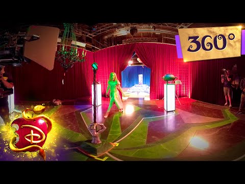 Thumbnail for Queen of Mean | 360° | Descendants 3 by 360