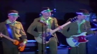 DEVO (as &#39;DOVE&#39;) Live - &quot;It Takes A Worried Man&quot; [M-80 Festival 1979] *Full Volume*