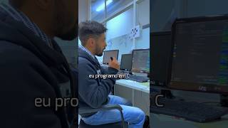 eu programo em C, é claro que… #computação #programação #cprogramming