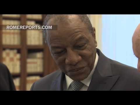El curioso regalo del presidente de Guinea-Conakri para el Papa Francisco