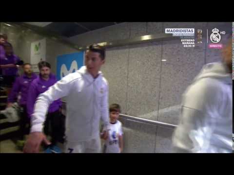 Cristiano and Benzema joke with Lucas Vázquez! 😂