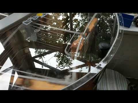 how the LYSON honey extractor works