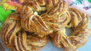 Плетенки с сахаром из дрожжевого теста