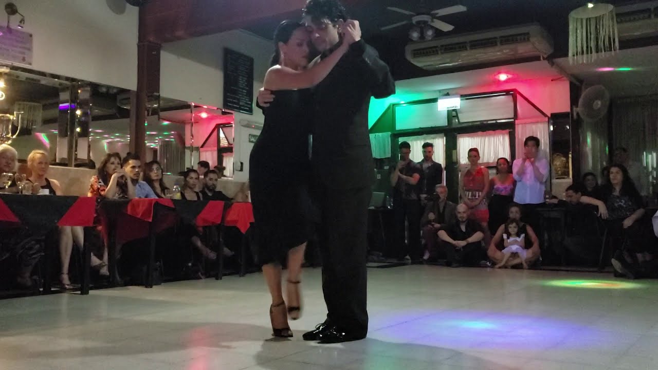 SABRINA MASSO & FEDERICO NAVEIRA "Bajo un cielo de estrellas" (vals)