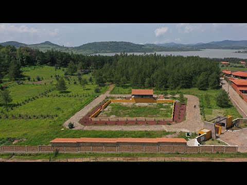 El Encanto Tapalpa. (Caballerizas y Picadero con palco)