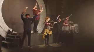 Lindsey Stirling - Roundtable Rival (Live From London)