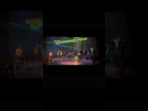 COCONUTTREEZ FT. IFAN SEVENTEEN - TERSENYUM LAGI LIVE (KONSER LANGSAMKAN)