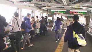 preview picture of video 'さよなら赤い電車７１１系 最終列車車窓 ラストラン岩見沢－札幌 ホーム・車窓'