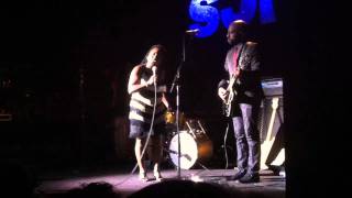 Sharon Jones & The Dap-Kings - Mama Don't Like My Man